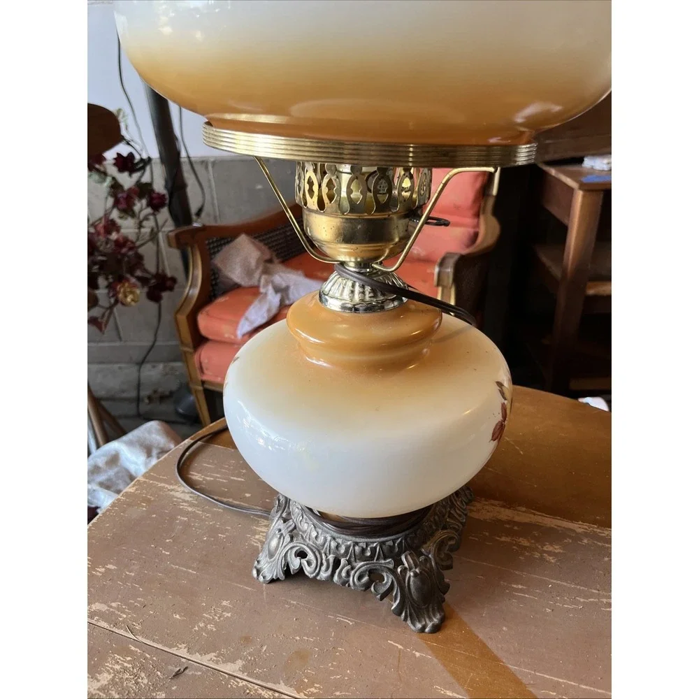 Vintage Accurate Casting Hurricane Table Lamp Wildflowers Daisy 21 1/2